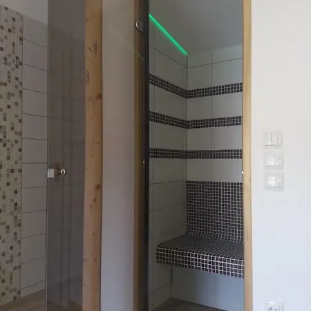 Hisa Katja-privat Wellness Apartmán