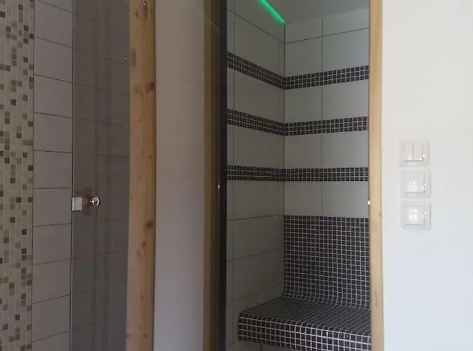 Hisa Katja-privat Wellness アパート